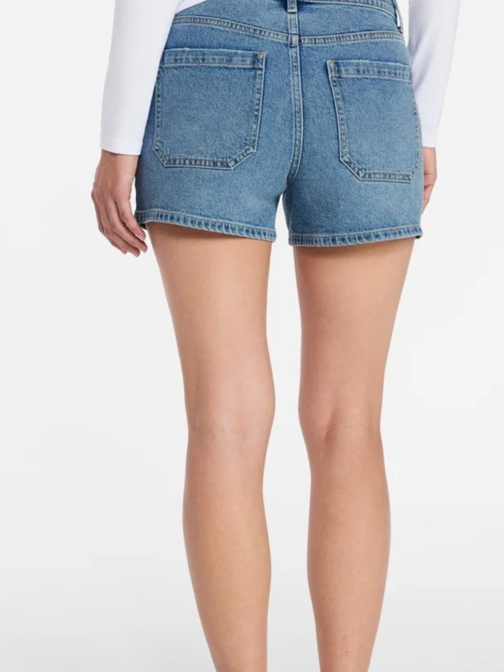 Time and Tru Women's High Rise Patch Pocket Denim Shorts, 4" Inseam Sz 6 NWT - Picture 3 of 11